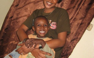 Amina Poté et son fils
