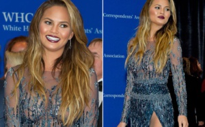 Chrissy Teigen : Sa robe lui joue des tours, elle en montre beaucoup (beaucoup) trop. On avait dit « Dîner habillé » 