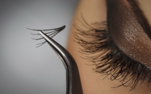 Tout est dans le regard : comment choisir et poser des faux cils ?