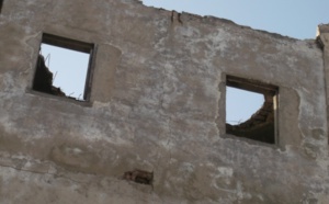 ALERTE: Une véritable bombe à retardement au coeur de DAKAR (voir photos façade arrière de l’immeuble).