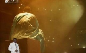 Vidéo- Revivez l’entrée spectaculaire de Wally B Seck au grand théâtre