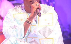 Wally Seck reçoit un chèque en blanc de Cora Fall comme cadeau d’anniversaire