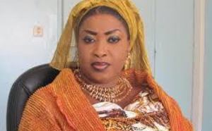 Déguéne Chimère apprend le savoir-vivre à Ndoye Bane