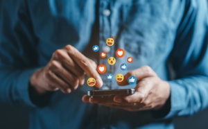 Ils infiltrent la presse : L’AIPS dénonce les accréditations des «influenceurs»