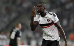 Demba Bâ, outré, tacle le gardien Ferhat Kaplan : "Certaines personnes dans ce monde devraient avoir honte"