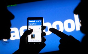 Facebook, Google et Twitter: les nouveaux flics du web ?