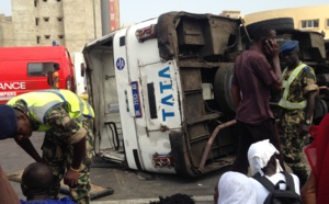 (Photos et vidéo) Accident sur la Vdn : Un bus "Tata", ligne 4, se renverse et fait des blessés graves   