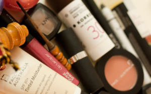 Méfiez-vous des contre­façons de cosmé­tiques