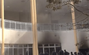 Incendie au Palais de justice / Les sapeurs-pompiers rectifient : «Ce n’est pas une explosion de gaz, ce serait un court-circuit»