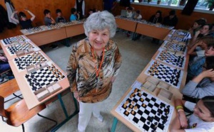 La "reine" des échecs sacrée à 87 ans?