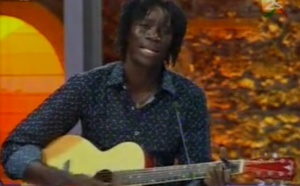 "Senegaal Ca Kanam" reçoit un jeune talent qui fait de l'acoustic