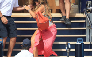 Mariah Carey se casse la figure sur un yatch (photos)