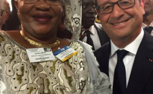 Aïda Mbodj en toute complicité avec le Président français, François Hollande