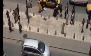Vidéo: Apres l’émission de Ataya, les deux camps se bagarrent devant les locaux de Walf