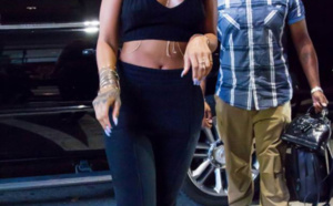 Rihanna, decolleté et ventre à l’air : retour diablement sexy à NY
