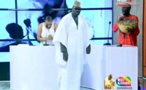 Sa Ndiogou crée une nouvelle danse. Regardez. 