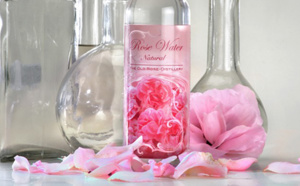Les incroyables vertus de l’eau de rose pour les soins de beauté