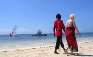 Saly: Une vieille toubab s’évanouit lors de ses ébats avec un jeune sénégalais