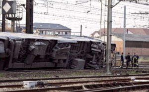 Thiaroye sur Mer : Un train déraille et déverse de l’acide près d’un terrain de football