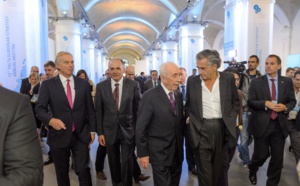 Bernard Henry Lévy avec Shimon Peres et Tony Blair à Kiev, en Ukraine, en septembre 2015