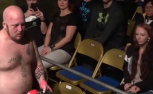 Un combattant MMA se fait caca dessus en plein combat