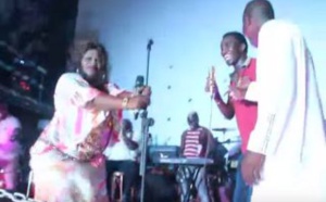 Vidéo - Le "leumbeul" de Ngoné Ndiaye au Penc Mi devant Abraham Pipo