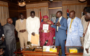 Yaya Jammeh lauréat du trophée "VIVA AFRICA" et d’Ambassadeur de la PLADH