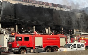 Violent incendie à l’hypermarché Exclusive : Les quartiers environnants plongés dans le noir