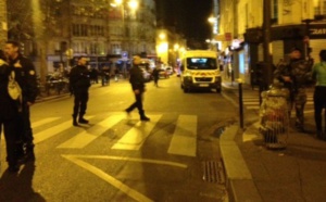 Attaques à Paris: François Hollande décrète l'état d'urgence et la fermeture des frontières 