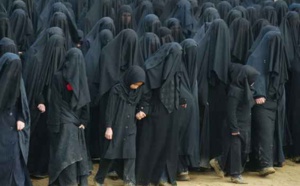 Une femme en burqa fait des révélations et demande aux Sénégalais de …