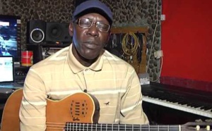 "Jimmy" Mbaye guitariste sur ses retrouvailles avec Youssou Ndour: " Je ne sais pas ce qui bloque; allez lui demandez pour savoir (...) J'ai été au "Penc Mii" pour (...)"