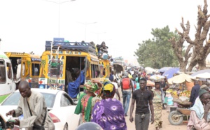 Photos - Touba : La ville bloquée par des embouteillages monstres