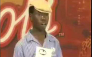 Concours : Il essaie d’imiter la chanson « Lonely » de Akon. Regardez le résultat....Trop fort