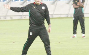 Régis Bogaert, coach adjoint des Lions : « Aliou Cissé et Demba Bâ doivent se parler »