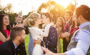 Une entreprise se propose de payer votre mariage. Mais si jamais vous divorcez, l'addition sera TRÈS salée !