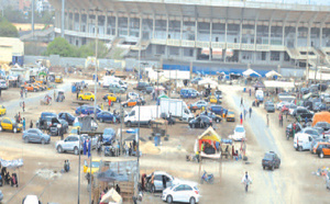 Stade Léopold Sédar Senghor Un déguerpissement-surprise en vue : Les occupants du parking ont reçu leur sommation