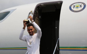 Meilleur Joueur Africain de l’année 2015: Pierre-Emerick Aubameyang accueilli au Gabon par une foule en liesse