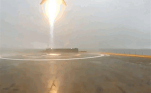 Une fusée de SpaceX rate son atterrissage et explose