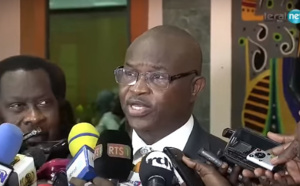 Vidéo-Rôle du médiateur dans le résolution des conflits : Quand Alioune Badara Cissé passe la patate chaude au président de l'Amp-Uemoa