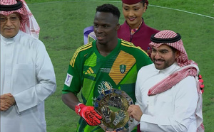 Football I Edouard Mendy, champion d‘Asie et meilleur gardien du tournoi