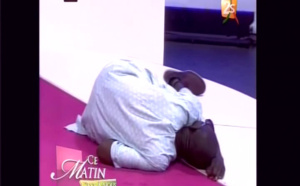 Vidéo: Quand Yoro s'évanouit en direct sur le plateau