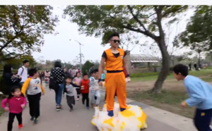 Ce mec a créé le nuage magique de Sangoku avec un hoverboard