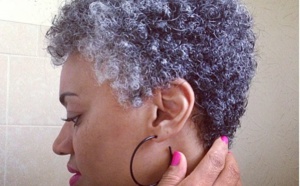 Voilà pourquoi on a des cheveux blancs