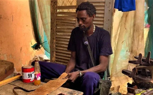 D’ancien alcoolique à cordonnier : Emouvante histoire de Médoune Sakho, un modèle d’une réinsertion sociale réussie