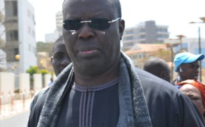 Après avoir voué aux gémonies la couleur des bulletins du Non : Babacar Gaye magnifie le rose