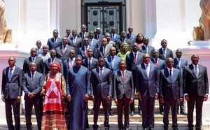 Photo officielle des membres du nouveau gouvernement prise à l’issue du Conseil des ministres du 17 septembre 2025