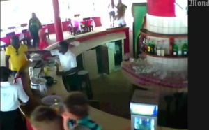 Attaque de Grand Bassam, l'un des terroristes filmé par une camera de surveillance
