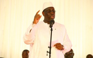 Vidéo: Macky Sall tance Idrissa Seck, les autorités locales et coutumières applaudissent…Regardez
