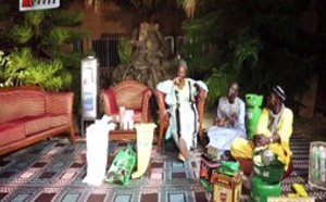 Ngonal - 23 mars 2016 - reçoit Serigne Mbacké Ndiaye 