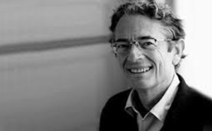 Arrogant comme un français en Afrique : Le nouveau livre d’Antoine Glaser, ancien directeur de La Lettre du continent